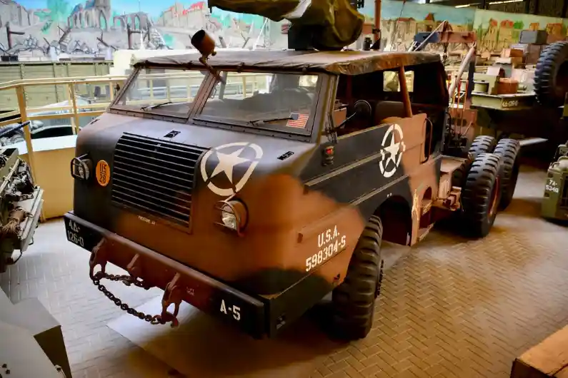 overloon war museum vehicle